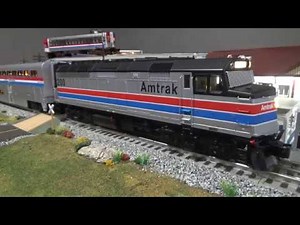 Lionel Legacy Amtrak F40PH, Cabbage, and Superliners