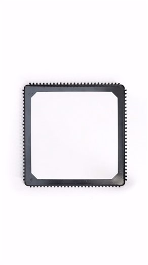 With the Halloween spirit in mind, we used a few of our kits to make this candy bag out of potholders for a night of trick-or-treating. Want to learn more about it? Ask us some questions 🎃🦇👻 Items used: • Halloween themed loop bundle (10% off right now) • Potholder Stitch Together Kit • Spool Knitting Kit (for the handles) • Neutrals Yarn pack (for black yarn) #halloween #friendlyloom #handwork #potholders #weaving #usamade #trickortreat #halloweencrafts #candybag #knitting #fiberart | Friend