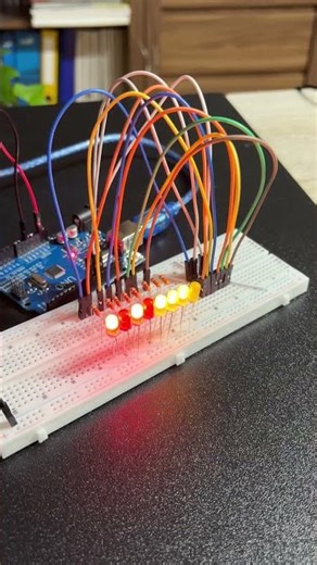 Serial to parallel switch register 2 - binar number LED flipper #arduino #arduinoproject #coding