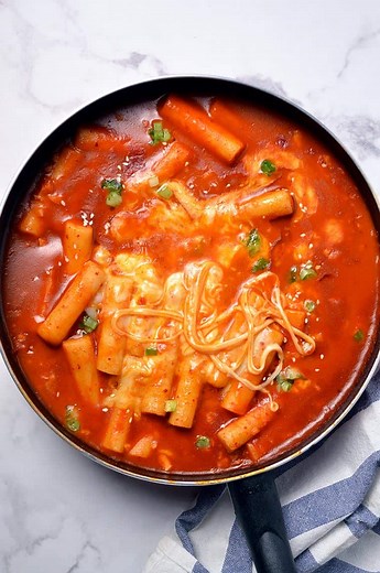Cheese Tteokbokki - Jaja Bakes - jajabakes.com
