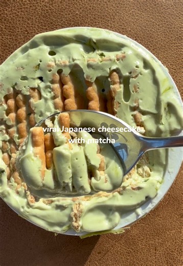 Trying the viral japanese cheesecake with matcha🥣🍰🍵 #matcha #cheesecake #viralrecipe #matchalover #fyp