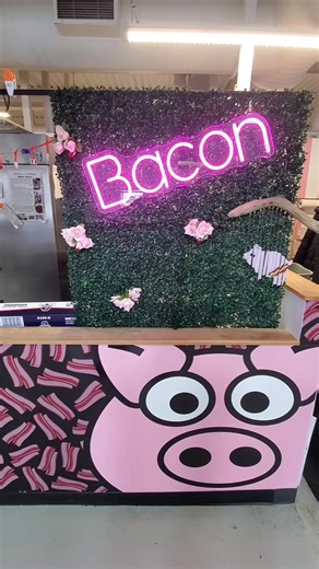 Last time we were at SVRC Marketplace in downtown Saginaw, we tried Sis N Bros Tacos. Now, let's bring home the bacon! Makin Bacon that is! 🥓🥓🥓 Follow to see where I go next! ✨️ #midmichiganmike #midmichigan #foodreview #bacon #michiganfoodie