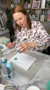 Have you tried paint pouring? It’s a simple (and messy) way to create beautiful art or patterns for your projects. 💕 #paintpouring #decoart #decoartprojects #sustainmycrafthabit | Sustain My Craft Habit