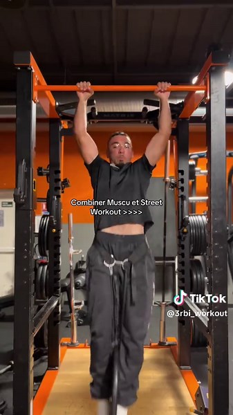 Combiner Muscu et Street Workout pour un corps fort