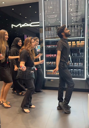 M.A.C Cosmetics Team Joins the Latest Makeup Trend
