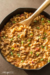 This Healthier HOMEMADE Hamburger Helper is SO good, and under 500 calories per serving! RECIPE: http://www.thereciperebel.com/easy-homemade-hamburger-helper/ | The Recipe Rebel
