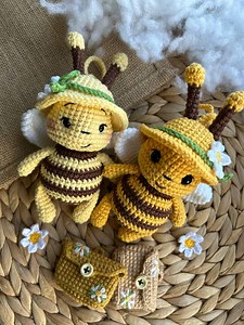 Crochet Bee Keychain PATTERN: Amigurumi Bee Charm (PDF Download) - Etsy