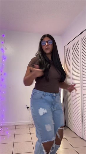 what’s your new year’s resolution!😁 #fyp #goviral #dance #oldtrends #newyears