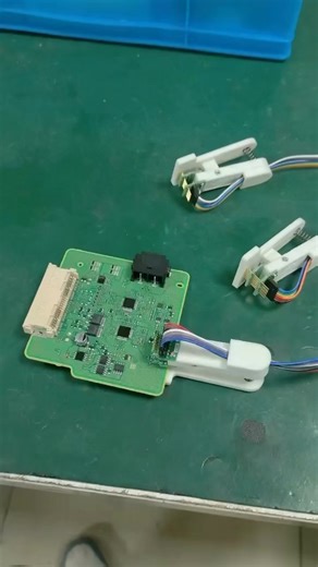 Land Rover BMS Programmer: We test before shipping and it's guaranteed to work. #LandRover #BMS #Programmer #shipping #Replacing GET IT NOW 👉 https://mysupercarexpert.com/products/jaguar-land-rover-2022-2024-12v-lithium-battery-bms-repair-programmer-by-my-supercar-expert?_pos=1&_psq=BMS Programmer&_ss=e&_v=1.0 | My Supercar Expert