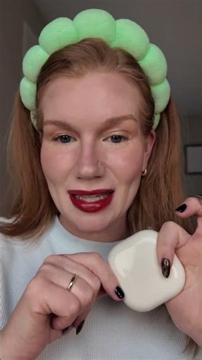 who knew? we need finishing powder after our setting powders and sprays… and no surprises—makes the