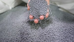 Engineers develop enzyme that could provide a solution to the plastic crisis - video Dailymotion