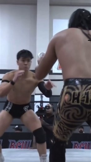 Funaki リょうすけ on Instagram: "Highlights from RCW: Honors @epy_jr_h1n1 vs @jesse.funaki"