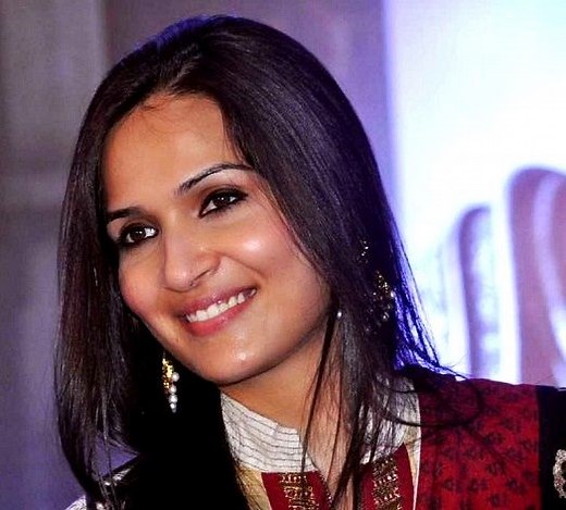 Soundarya Rajinikanth Age, Husband, Children, Family, Biography & More » StarsUnfolded