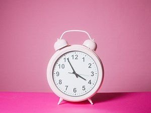 😵 ⏰ ⌛ 😵 Les Français consacrent en moyenne 27 ans, 7 mois et 6 jours de leur vie sur #Internet. Par rapport à l'espérance de vie moyenne, qui est de 82,72 ans en #France. Soit 56 heures par semaine. Et vous, où vous situez vous ? | Avast Software