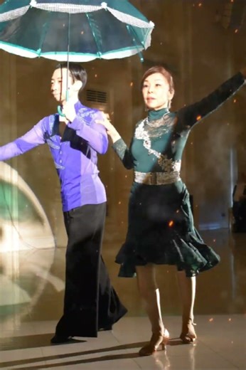 10DANCE Character dance