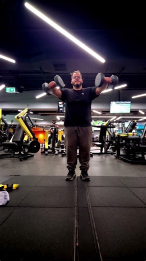 Seated Machine Bench Dips , DB Lateral Raises #motivation #gymlifestyle