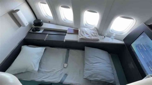 Why the world’s longest 747 flight is a bucket-list experience in first class