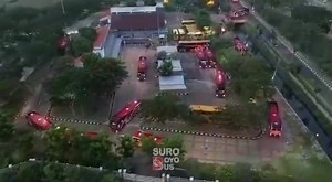 2.2K views · 88 reactions | BRT system in the city of Surabaya, East Java  The cities of Jakarta and semarang were not the only cities with bus rapid transit systems. The city of surabaya also had a BRT system called Suroboyo bus These buses run from 5 a.m. to 10 p.m Below is the video of Suroboyo buses coming out of the bus depot at dawn Credit to: @suroboyobus Id_@dmin | ASIA Records | Facebook