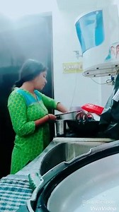 வீட்டு வேலை செய்தாலும் நம்ம தமிழ் பொண்ணுங்க எப்போதுமே கெத்துதான் ஆஹா என்ன அருமையான குரல் 💘 💘பிடிச்ச அதிகமாக #Share பண்ணுங்க... 💘 #தமிழச்சி 💘பக்கத்தில் லைக் செய்து இணைந்து 💘 கொள்ளுங்கள் 💘#Like & #Share_This_Page | All tamil Android page