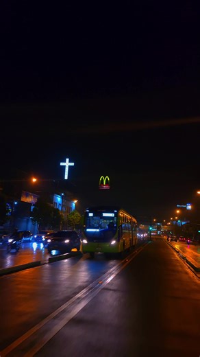 Vida Nocturna en la Avenida Bolívar y Zona 1 de Guatemala