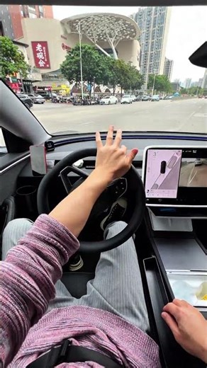 你出我進 超高效率 #我与汽车的日常 #侧方停车 #第一视角 #焕新版model3 #日常开车 #automobile #熱門