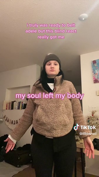 Engaging Reactions to Adele's Music in a Cozy Setting