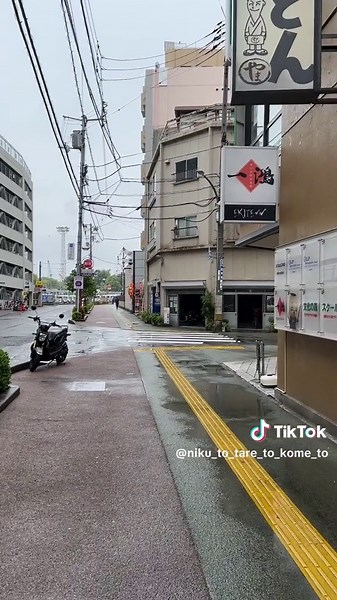 お店までの道のり🔑 徳島駅から徒歩1分ちょいでした✨ 🍚🍚🍚 ⁡ 📍肉とタレと米と。 ⁡ 770-0832 徳島県徳島市寺島本町東2-25 ⁡ Tel. 088 - 660 - 4129 ⁡ 月〜金 11:30〜14:30 / 17:30〜23:00 土・日 11:30〜23:00 ⁡ ⁡ 🍚 ⁡ ⁡ #徳島駅前 #徳島駅前グルメ #肉ランチ #ハンバーグ #ステーキ #肉 #肉寿司 #徳島グルメ #徳島カフェ #徳島お昼ご飯 #徳島晩ご飯 #徳島駅 #ステーキライス #ハンバーグライス #阿波牛 #肉づくし #肉まみれ #肉バル #徳島居酒屋 #徳島デート #徳島デートスポット