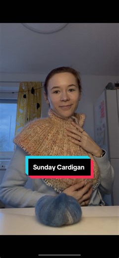 Was würdet ihr tun. Würdet ihr den Ärmel noch ein mal neu beginnen oder so weiter Stricken? #sundaycardigan #winterknits # #knittingtiktok