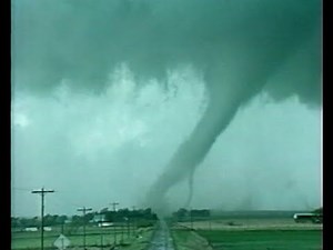 National Geographic : Cyclones ! (documentaire Tornades, Ouragans 1998) FR