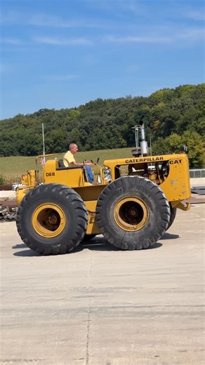 Awesome Earthmovers on Instagram: "Two Cat DW6s at The Century of Cat event in Iowa last weekend. They were nicknamed “Sugar baby” because when Caterpillar launched the DW6 (based on the D6 tractor, fitted with pneumatic tyres for higher speed), it quickly found a strong customer base in the sugarcane plantations of Florida, Louisiana, and the Caribbean. The Caterpillar DW6 was one of Cat’s early motorized scrapers from the late 1940s and 1950s. It was designed to load, haul, and spread dirt, gr