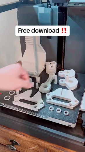 STL on Printables, link in bio! Fully 3D printed single-cylinder engine - functional educational model. Join the Patreon! - #3dprinting #mechanic #mechanical #engineering #3ddesign #fusion360 #vtwin #engine #engines #3dmodeling #bambutiful #bambulabp1p #3dprint #3dprintlife #pistonaddictz #v8 #knocker #singlecylinder #singlecylinderengine