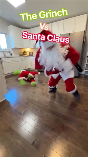 the grinch vs santa claus #thegrinch #grinch #santa #santaclaus #funny #fun #ytshorts #foryou