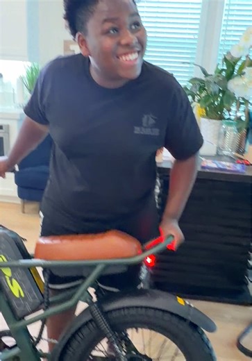 Trying out the New electric bicycle in the house! The electric bicycle spring 2026 adopts a high carbon steel frame, hydraulic shock absorption, full suspension system, maximum speed of 40 MPH, 48 volt 1500W motor, riding assistance range of 40-70 miles, grab yours below while on sale! ⬇️ #ebike #motorcycle #fypシ゚viral #tiktokshopcreatorpicks #electricvehicle
