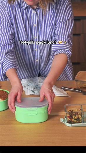 Stackable Lunch Boxes: Hot Girls' New Trend