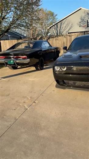 1970 Dodge Charger 440 6 pack Flowmaster exhaust 70 Superbee 2016 Challenger Hellcat Cuda barracuda