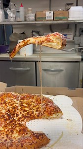 6.6K views · 191 reactions | Cheese stuffed crust is BOMB! If you haven’t tried it yet, make sure to add it onto your next pizza!!! | Vizzy's Pizza Palace | Facebook