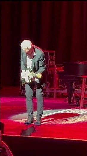 Neil Geraldo Guitar Solo with Pat Benatar - Hell is for Children #liveconcert