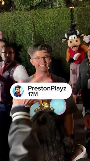 I Surprised 50 Make-A-Wish Kids With Disneyland