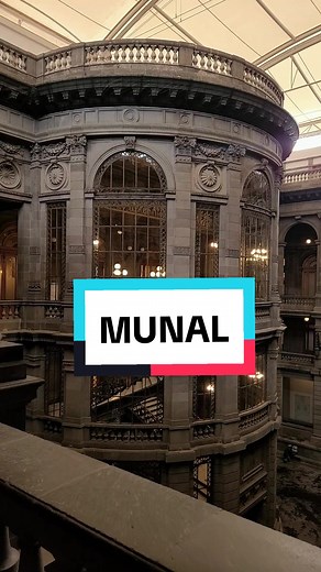 🏛️🎨 Entra a uno de los museos más hermosos de la Ciudad de México—¡MUNAL es una verdadera joya! ✨ MUNAL (Museo Nacional de Arte) es un impresionante edificio neoclásico ubicado en el Centro Histórico, justo frente al Palacio de Bellas Artes y el histórico Palacio Postal. Aunque la colección de arte en su interior es impresionante, con obras que abarcan desde la época colonial hasta principios del siglo XX, el diseño del edificio es igual de espectacular y vale la pena visitarlo solo por su arq