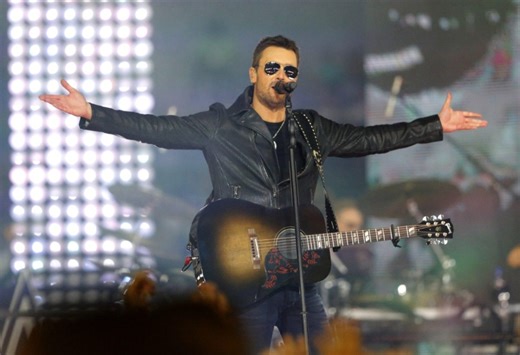 Eric Church Gave One Of The Best Thanksgiving Halftime Performances Of All Time With 2016 Medley Of Hits At AT&T Stadium | Whiskey Riff