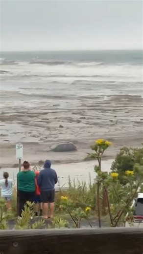 Car floats out to sea in Wye River amid wild weather