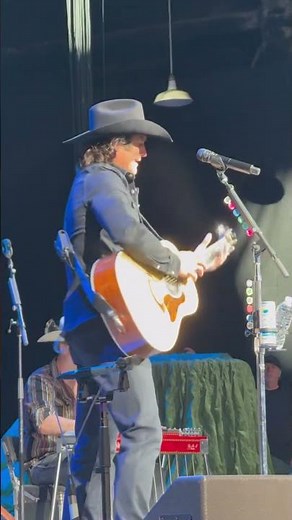 Joe Nichols - Tequila makes her Cloths fall off