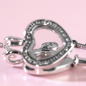 27K views · 1.2K reactions | Fill the PANDORA Floating Locket with...