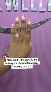 1.2K views · 33 reactions |  ퟱ,ퟴퟬퟬ  This elegant engagement ring...