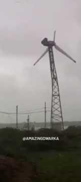 Wind turbinewith brake fail explodes