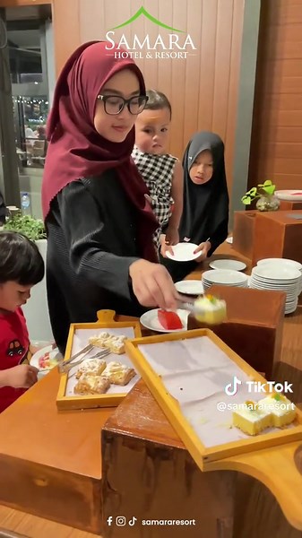 Our Halal Bihalal at Samara Hotel & Resort was a beautiful reminder of the power of togetherness, reflection, and sincere forgiveness. May this gathering strengthen our bonds and bring lasting harmony. ========================= For information & reservation Please Call 0341 306 1000 or WhatsApp 0896 5510 0888 Samara Hotel & Resort 📍Jl. Imam Bonjol No. 17B Kota Batu ========================= #HalalBihalal2025 #SamaraHotelAndResort #samarahotelandresort #samararesortbatu #samarahotel #samararesor