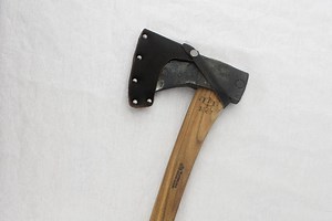 Specially made Hudson Bay axe pays tribute to Canada’s history