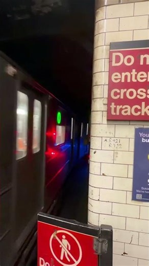 R62A Manhattan Bound Magenta (4) ￼Train Leaving @ 3rd Avenue 138th Street (W Operator)