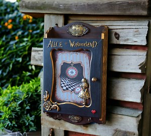 Alice in Wonderland Wall Key Storage Box Personalized Key Holder Wooden Key Organizer Rack Home Storage Key Hanger Entryway Wall Key Holder - Etsy