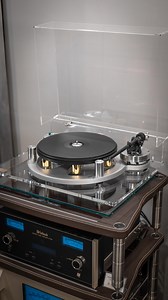 44K views · 2.1K reactions | A Michell GyroDEC is the perfect Christmas gift to treat yourself to, isn’t it? #audiocostruzioni #michell #gyrodec #hifiaudio #fy #fyp #hifisound #michellgyrodec #hifinest #turntable | Audiocostruzioni | Facebook
